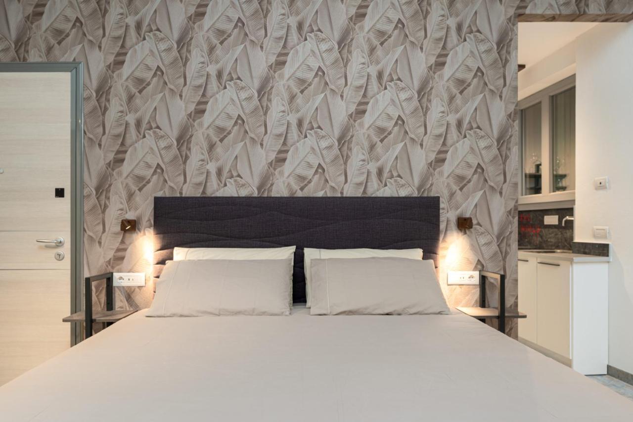 F1Rst Suite Apartment & Spa Florens Exteriör bild