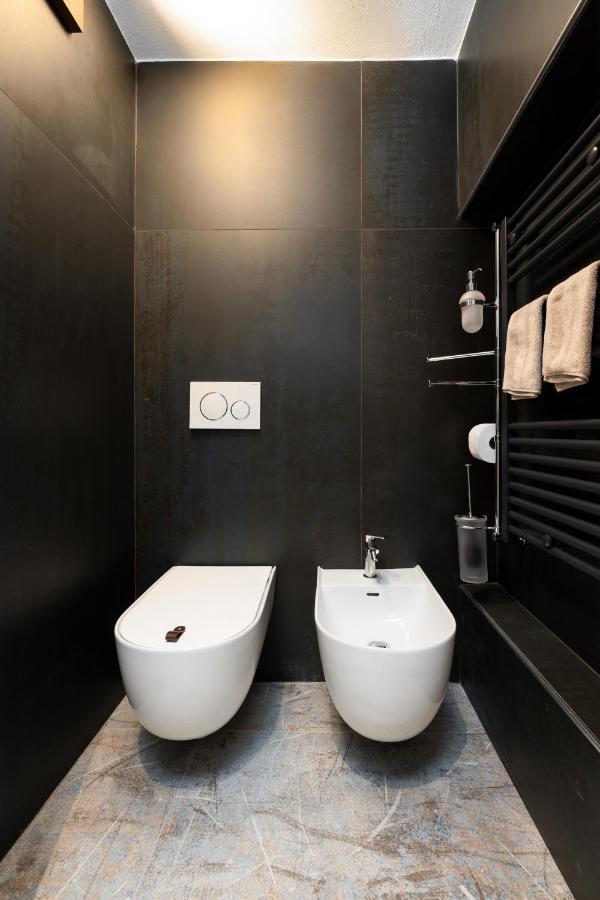 F1Rst Suite Apartment & Spa Florens Exteriör bild