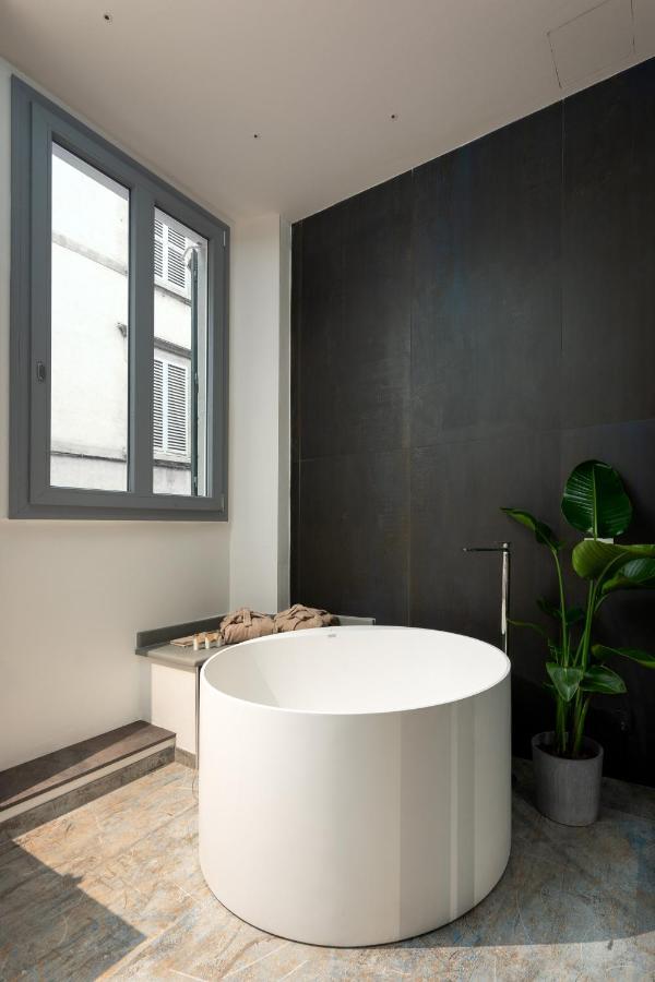 F1Rst Suite Apartment & Spa Florens Exteriör bild