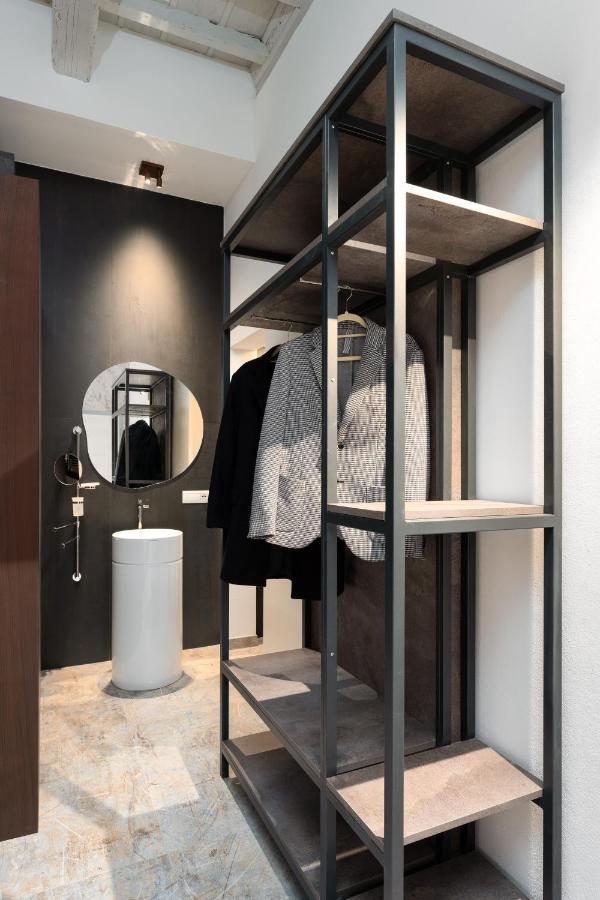 F1Rst Suite Apartment & Spa Florens Exteriör bild