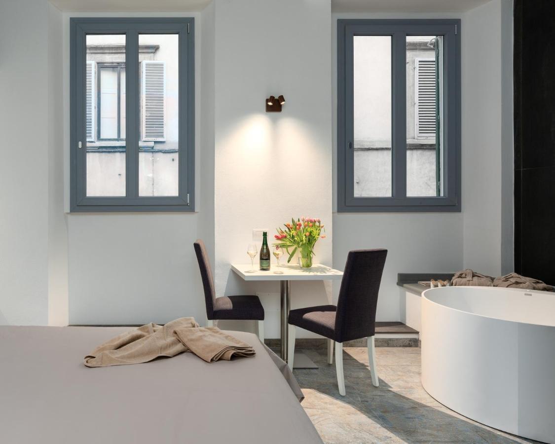 F1Rst Suite Apartment & Spa Florens Exteriör bild
